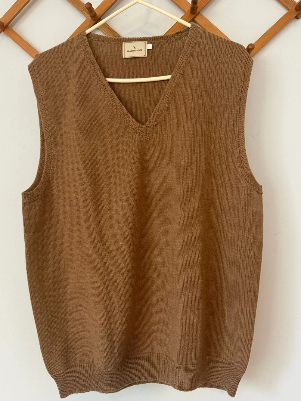 Harrison extra fine wool V-Neck Sweater Vest — Brown Large Scotland